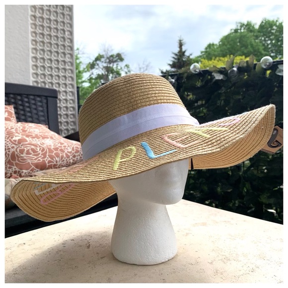NWT C.C Straw Floppy Brim Sun Hat with lettering - Picture 8 of 9